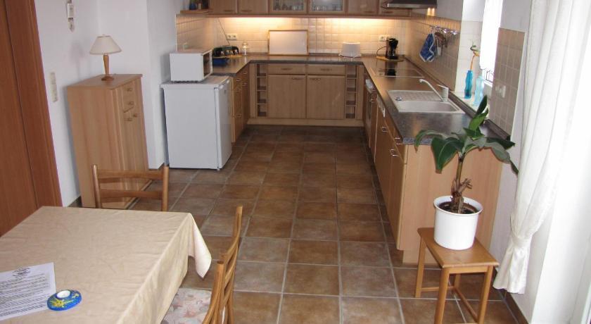 Pension Am Deich Kroslin Ruang foto