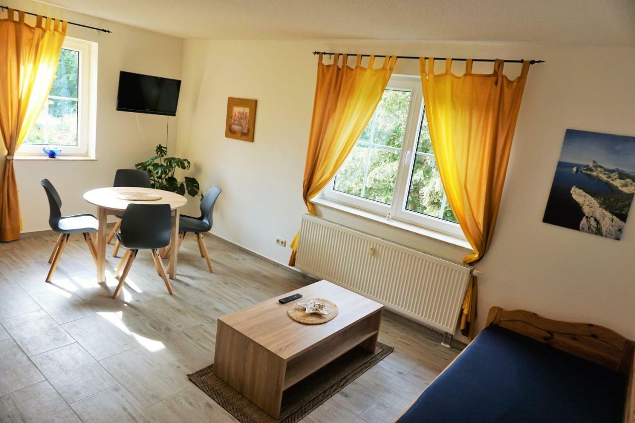 Pension Am Deich Kroslin Bagian luar foto